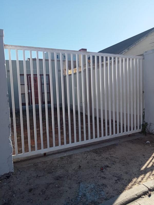 To Let 1 Bedroom Property for Rent in Maitland Western Cape